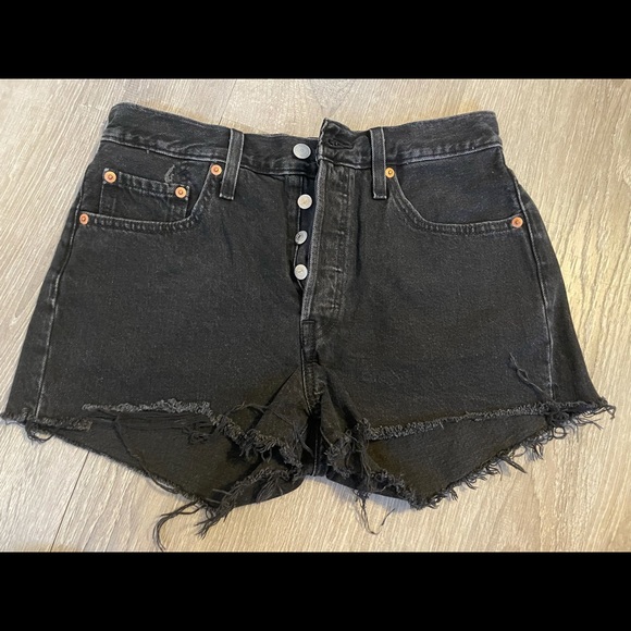 SOLD !! Levi’s 501 shorts, high rise non-stretch - Picture 7 of 9